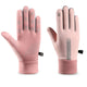 Gants thermiques roses et épais avec conception étanche sur fond blanc